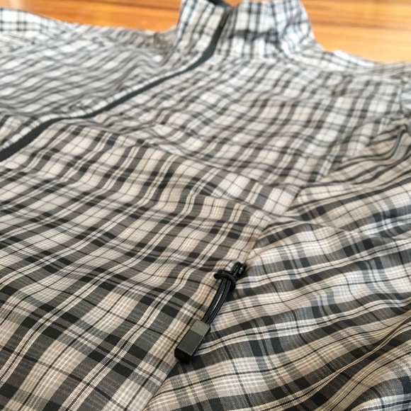 M NAU Gust Wind Jacket - Picture 6 of 8